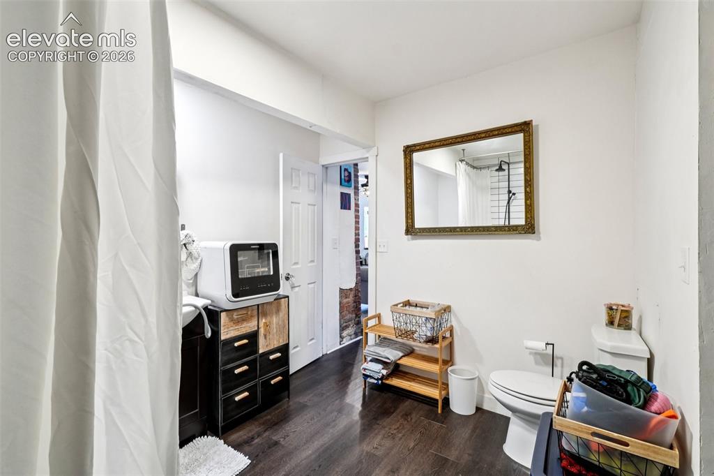 Image 7 of 42: Bathroom