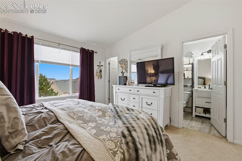 Image 15 of 32: Main bedroom