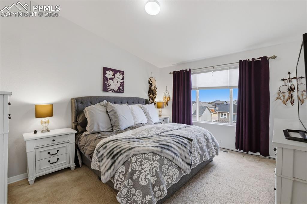 Image 17 of 32: Main Bedroom