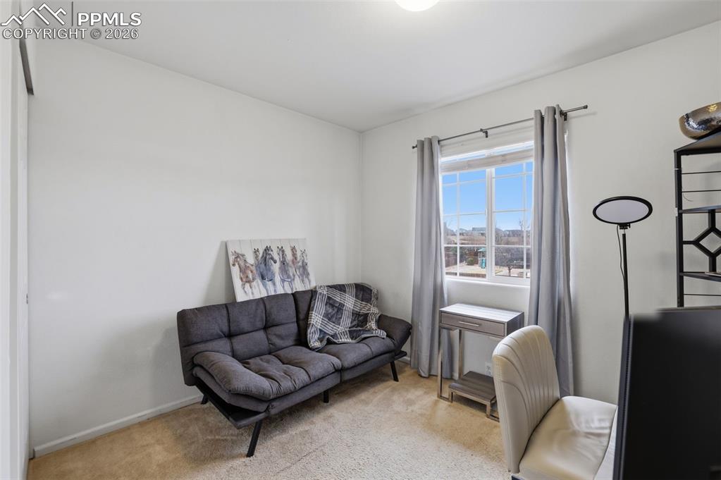 Image 22 of 32: Bedroom