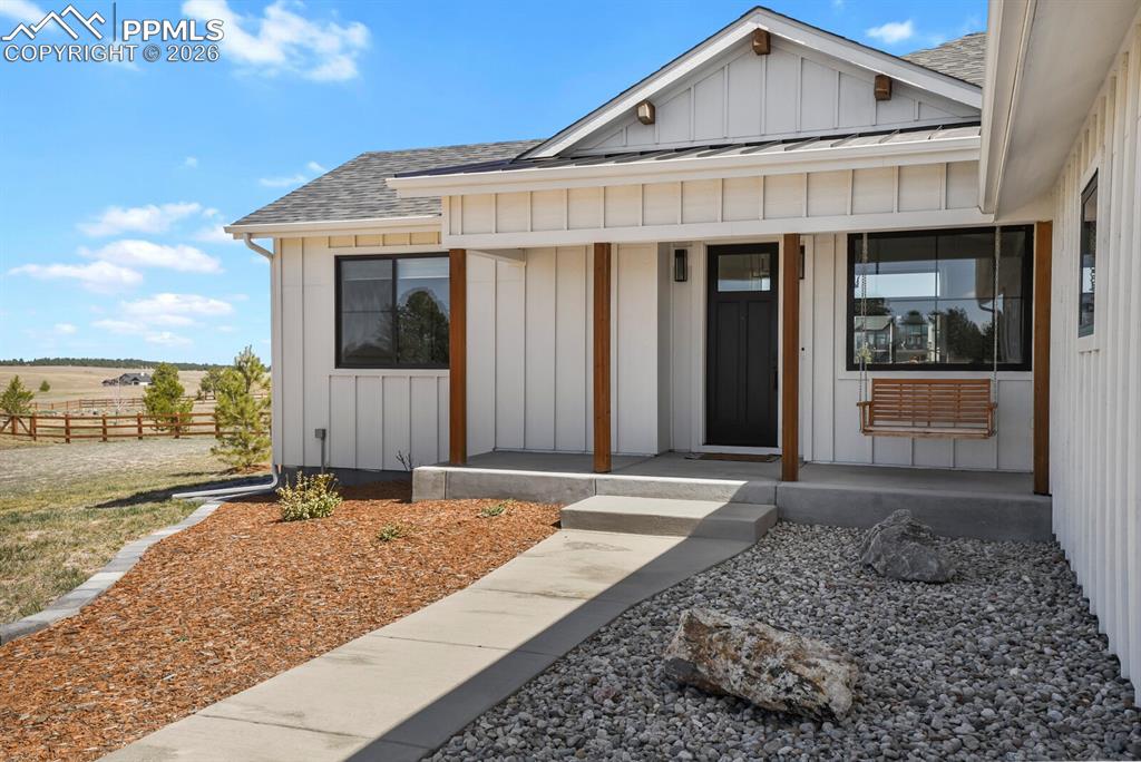 Image 3 of 47: Entry