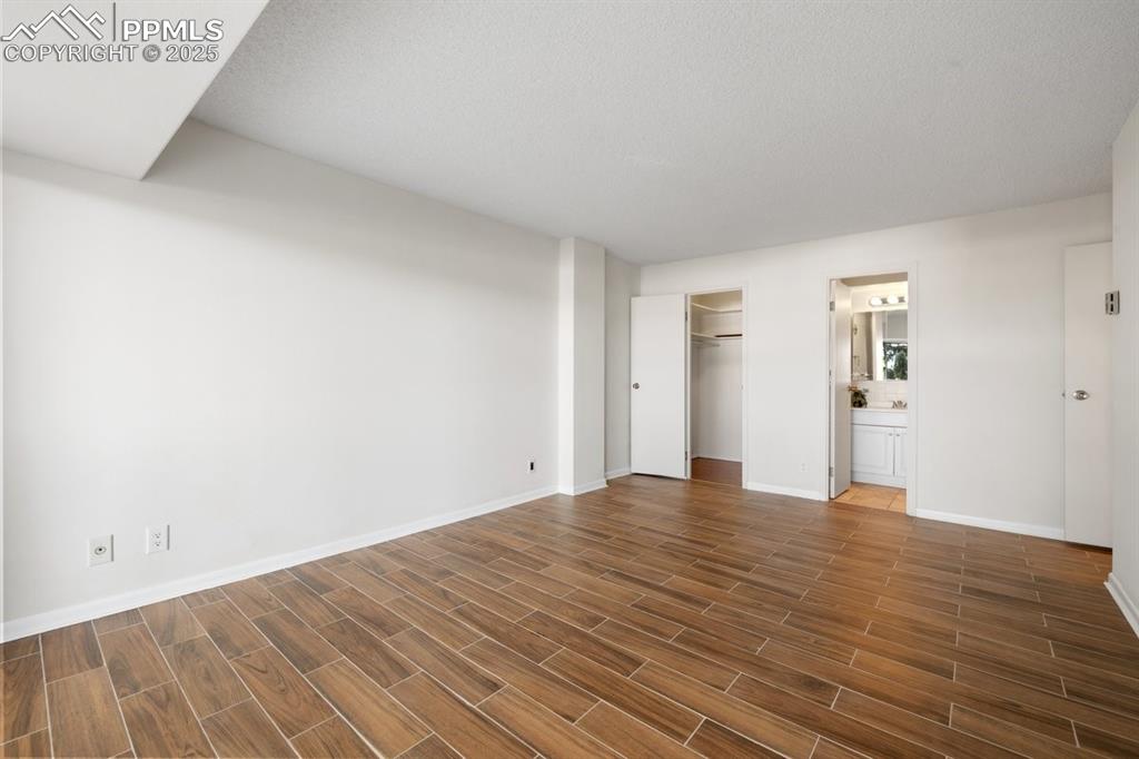 Image 25 of 43: Bedroom