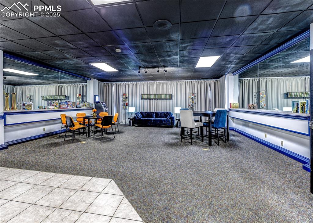 Image 41 of 43: Lobby