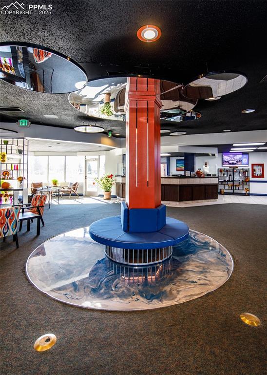 Image 42 of 43: Lobby