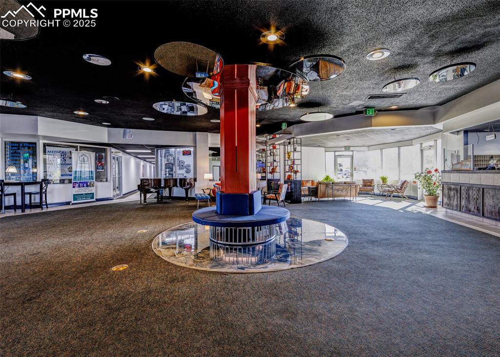 Image 44 of 50: Lobby