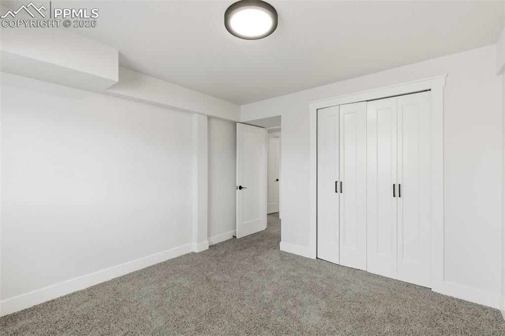 Image 23 of 32: Bedroom