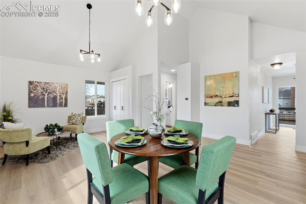 Image 4 of 32: Open Concept Perfect for Entertaining