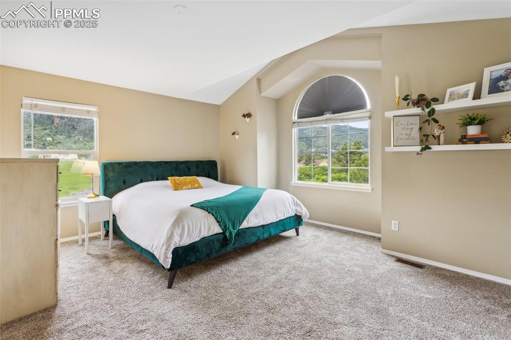Image 6 of 37: Bedroom