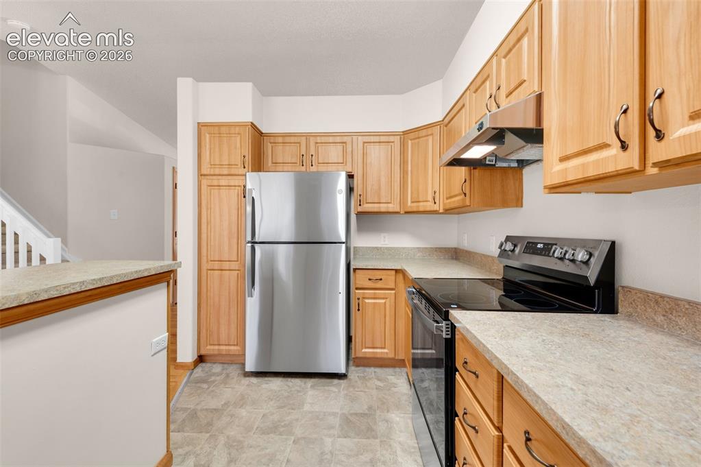 Image 11 of 44: New appliances in kitchen