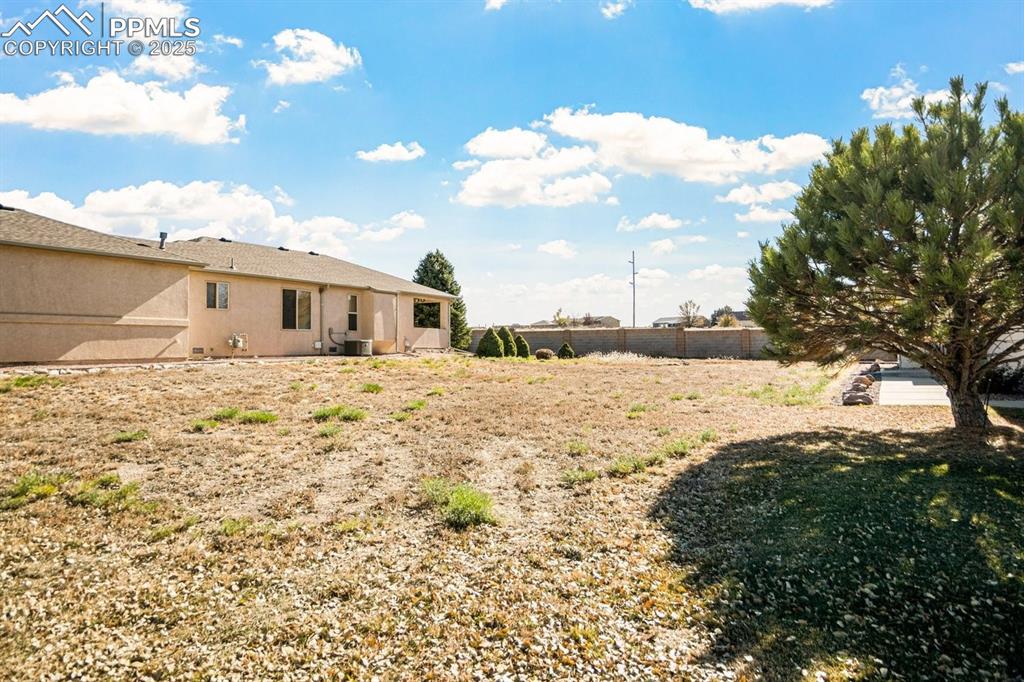 Image 11 of 11: View of yard