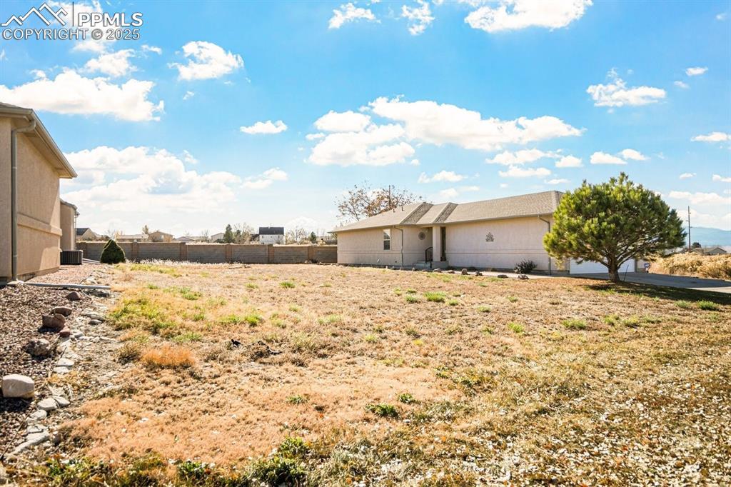 Image 9 of 11: View of yard