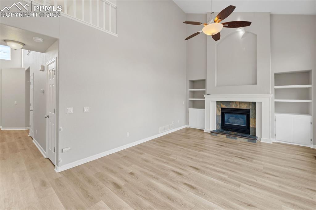 Image 12 of 50: Kitchen