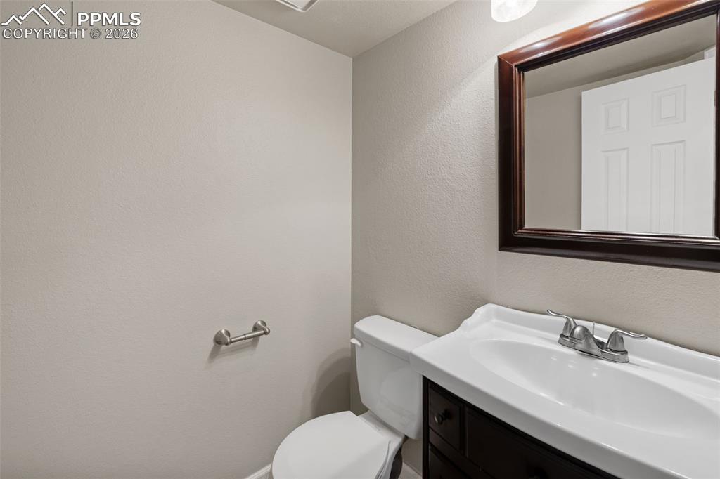 Image 19 of 50: Laundry