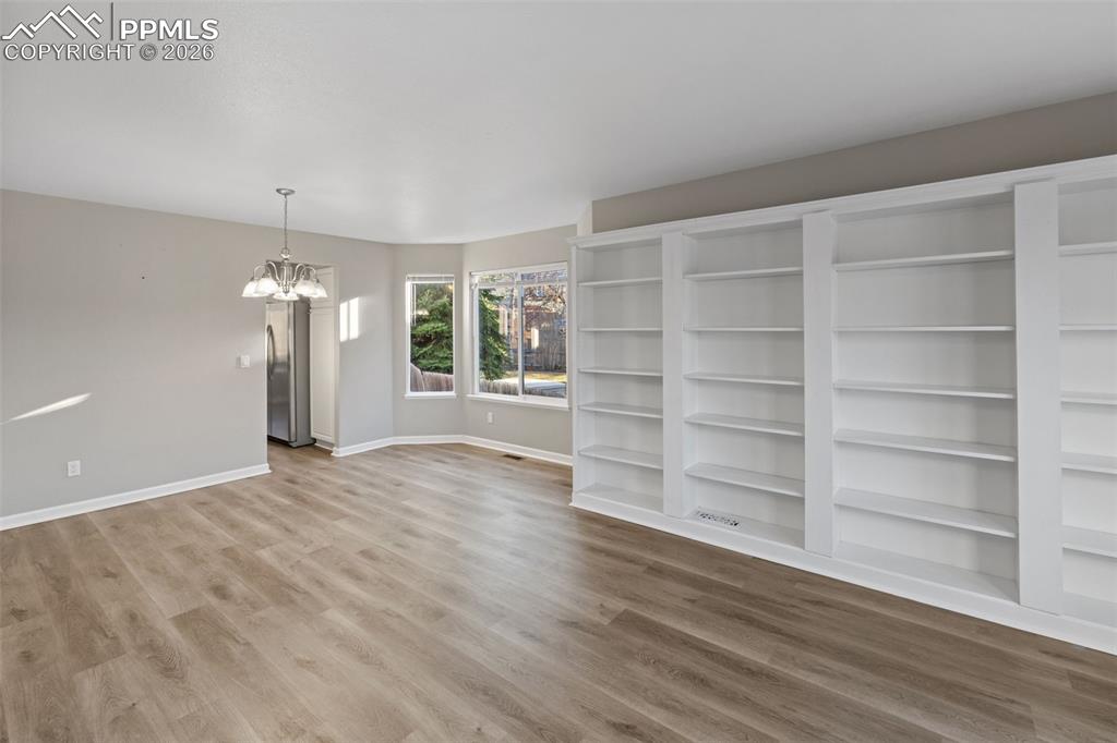 Image 4 of 50: Entry