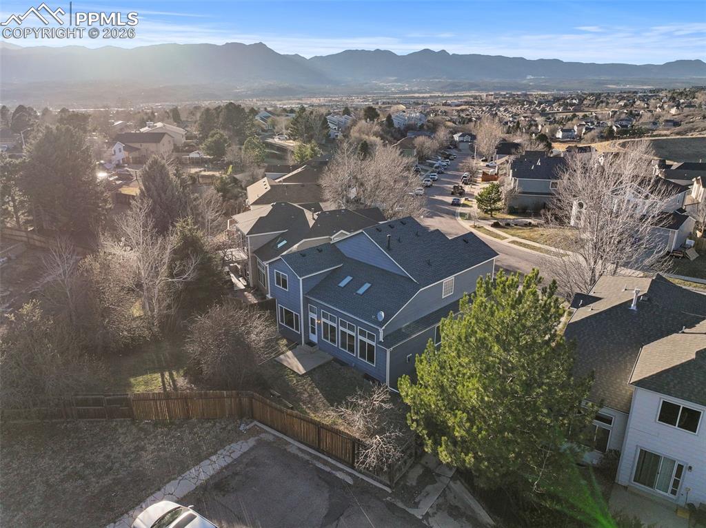 Image 43 of 50: Yard