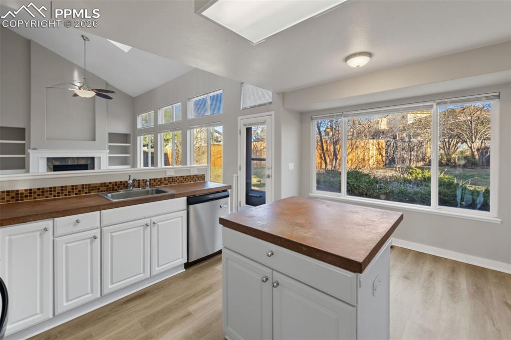 Image 8 of 50: Virtually Staged