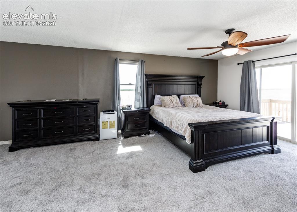 Image 18 of 50: Bedroom