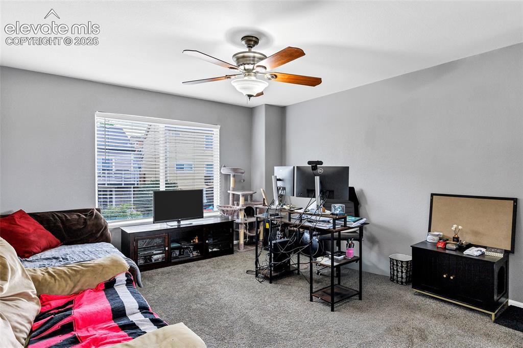 Image 16 of 29: Office