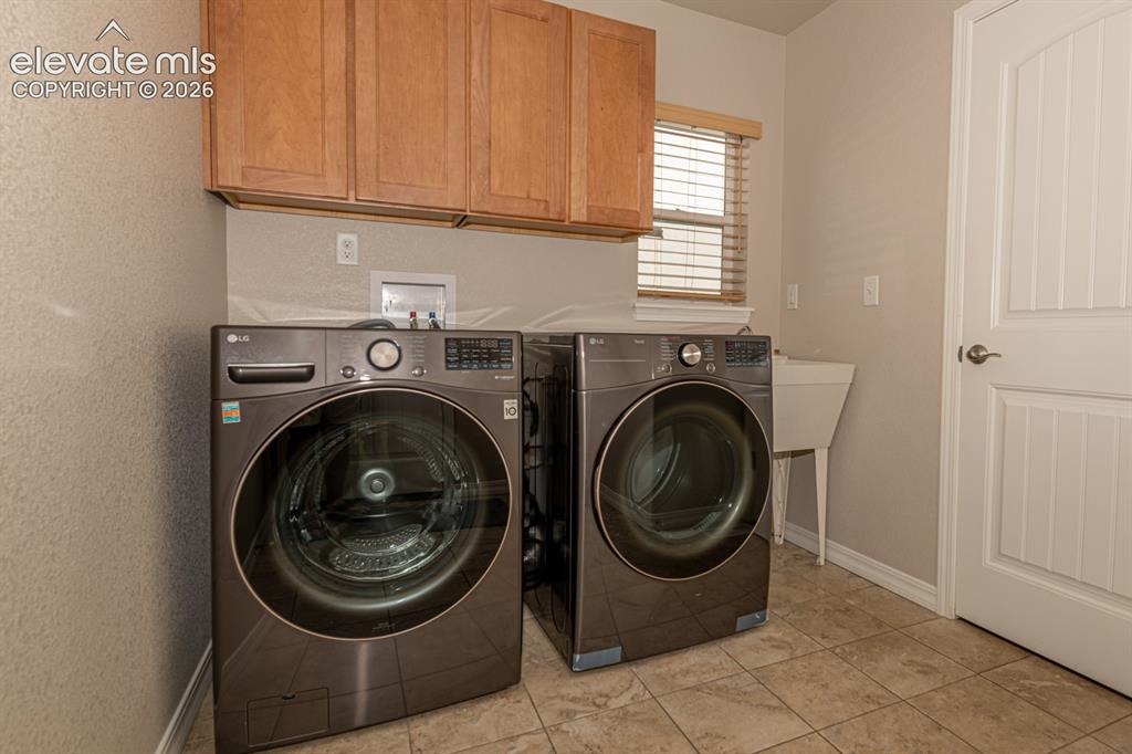 Image 15 of 48: Laundry