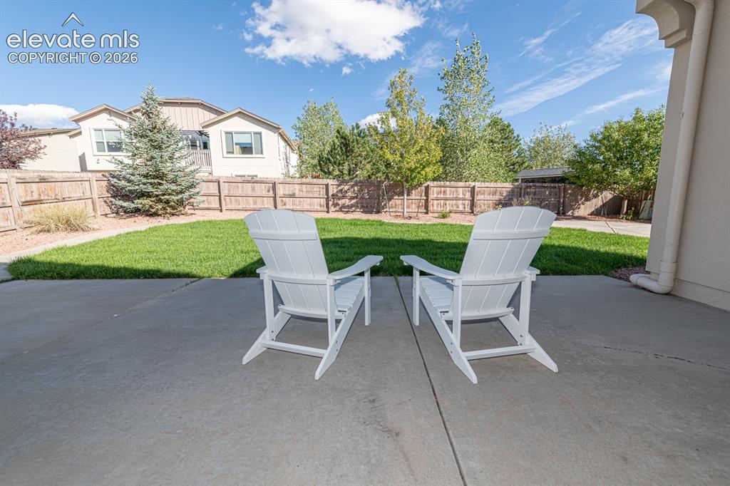 Image 19 of 48: Patio