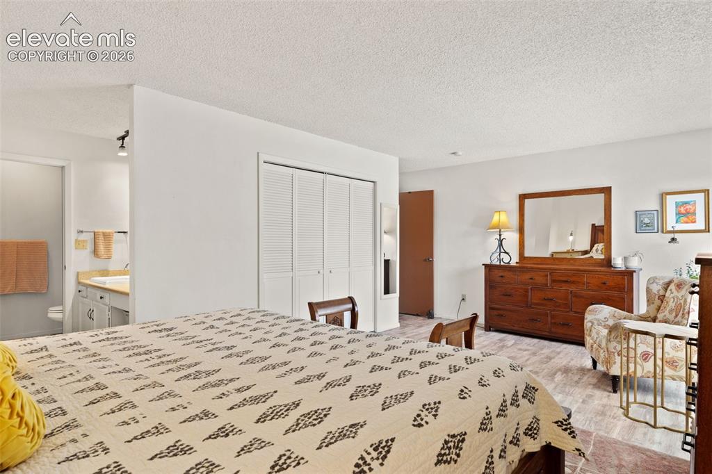 Image 19 of 43: Bedroom