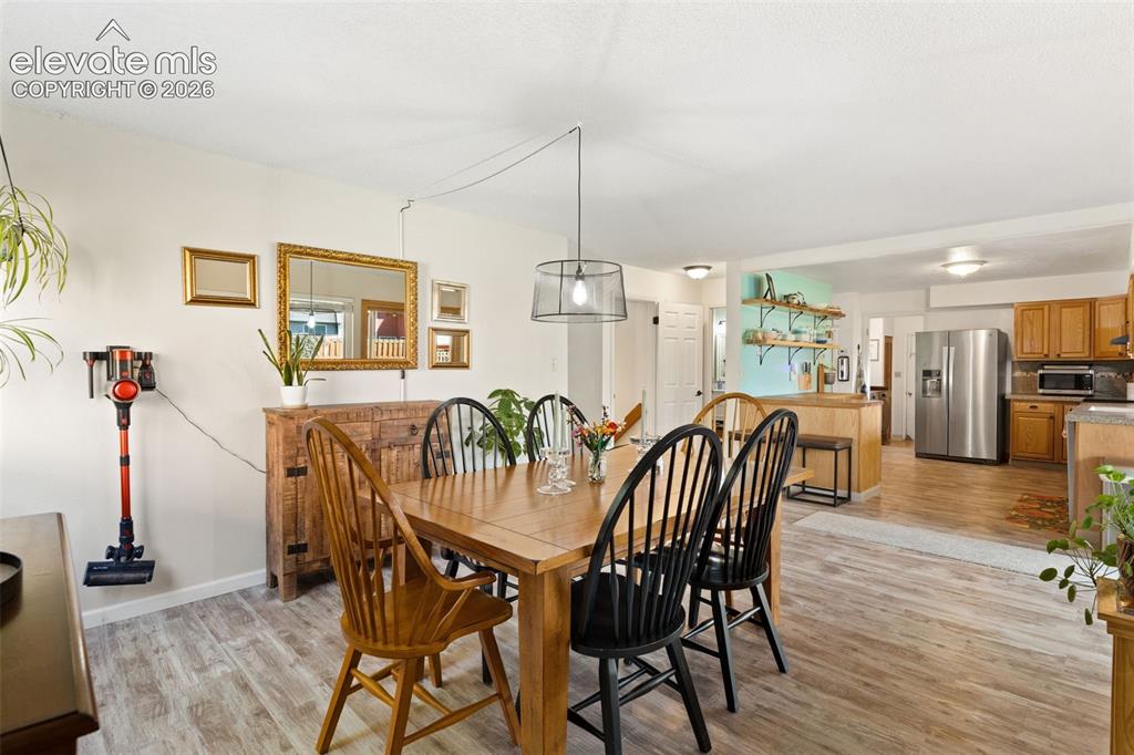 Image 8 of 43: Dining Area