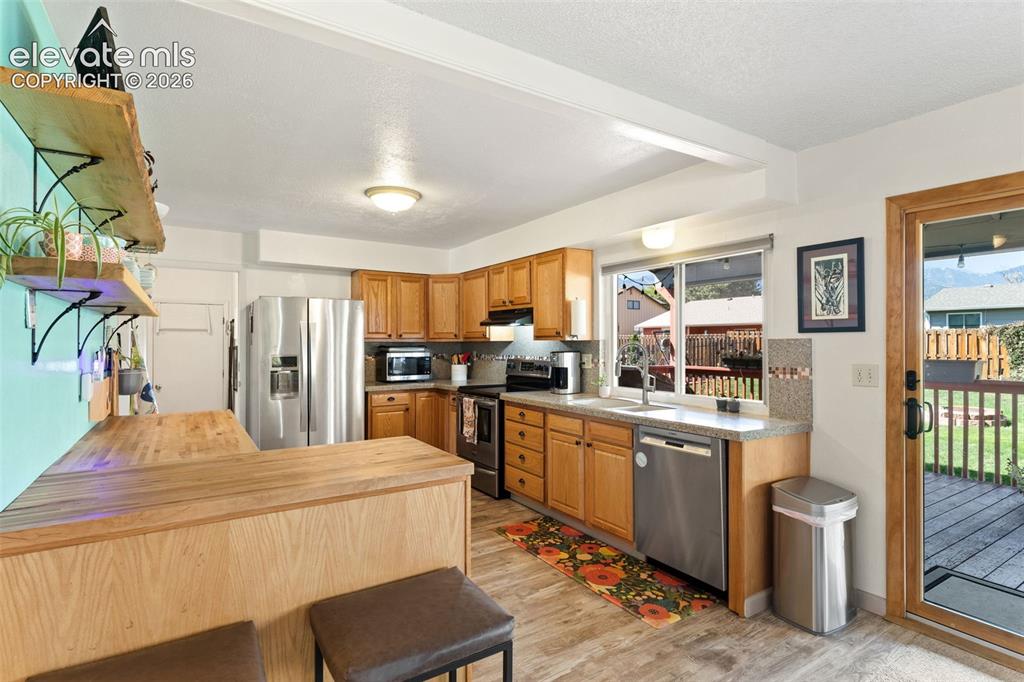 Image 9 of 43: Kitchen
