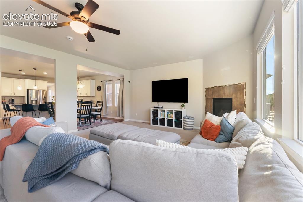 Image 10 of 50: Living Room