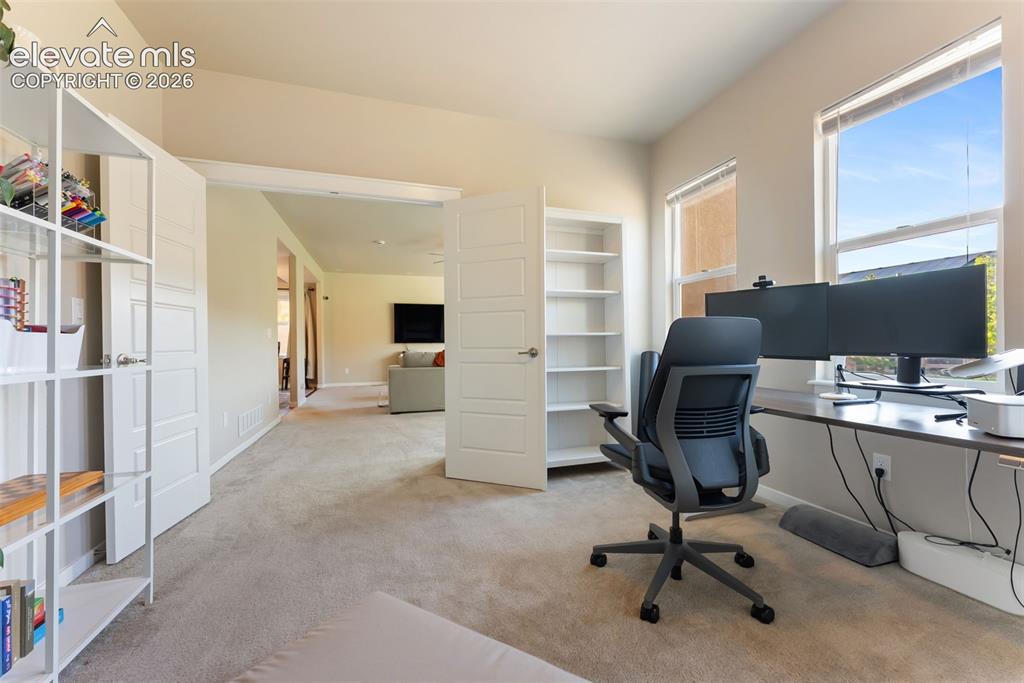 Image 11 of 50: Office