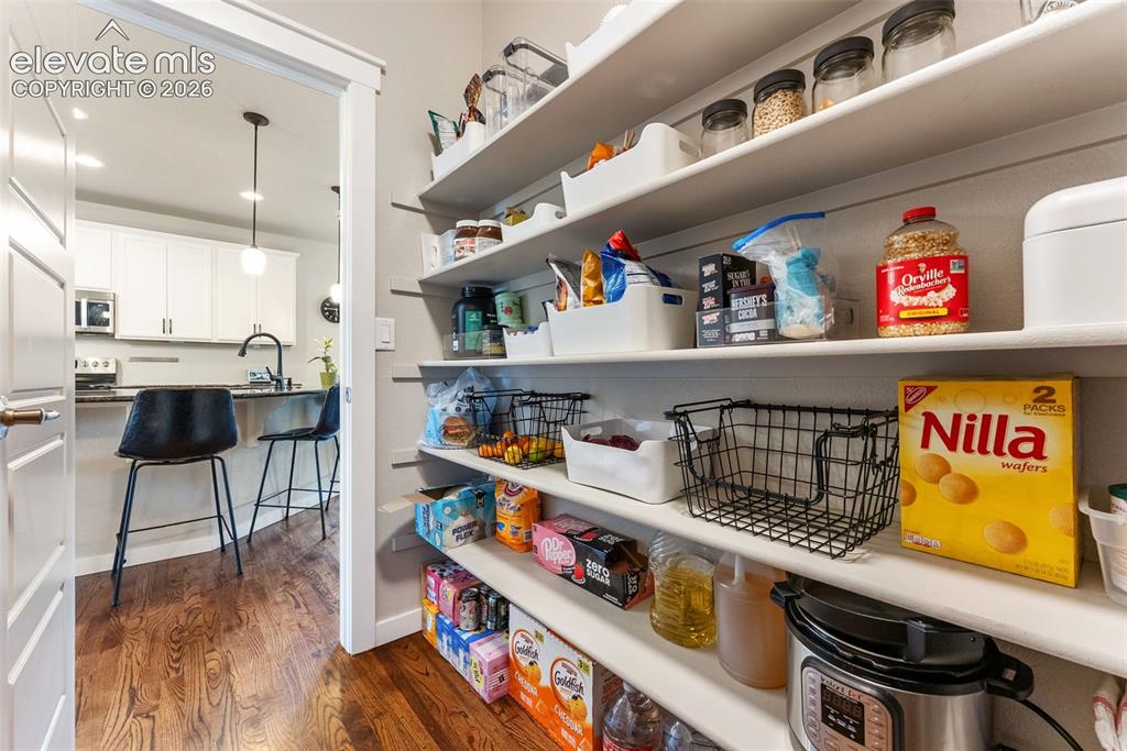 Image 17 of 50: Pantry