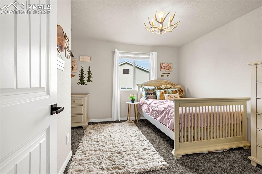 Image 26 of 50: Bedroom