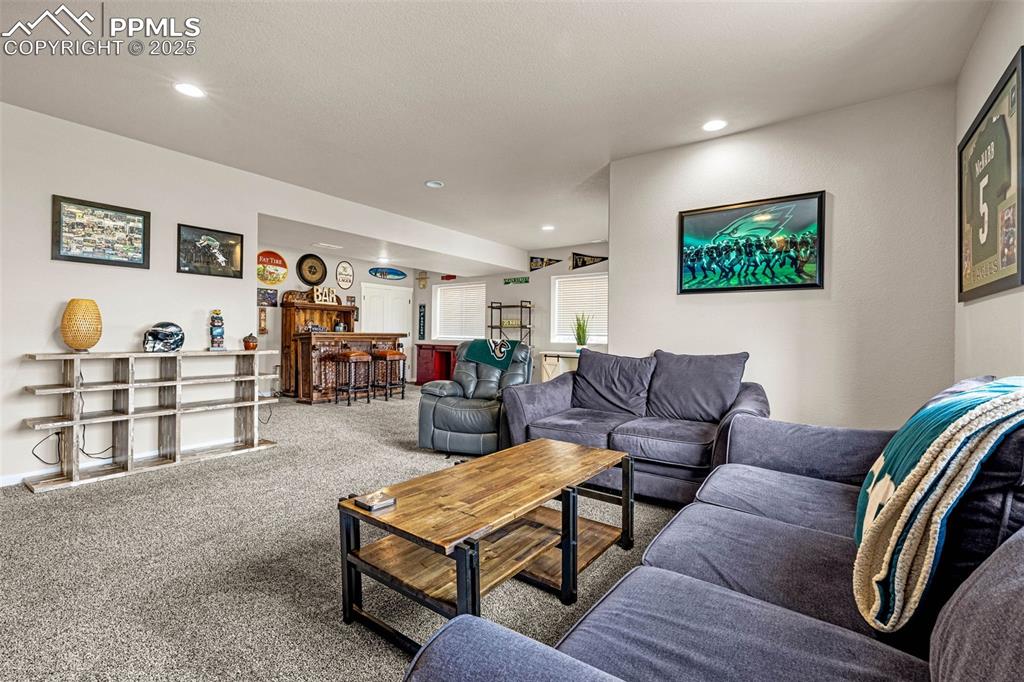 Image 36 of 50: Living Room