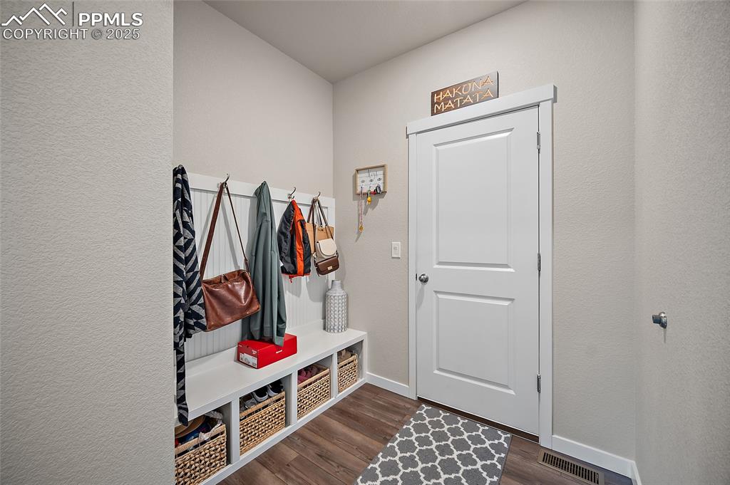 Image 19 of 50: Mud Room