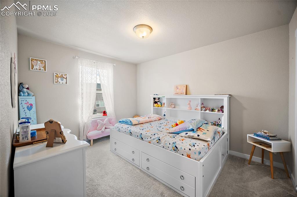 Image 27 of 50: Bedroom