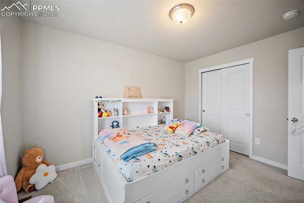 Image 28 of 50: Bedroom