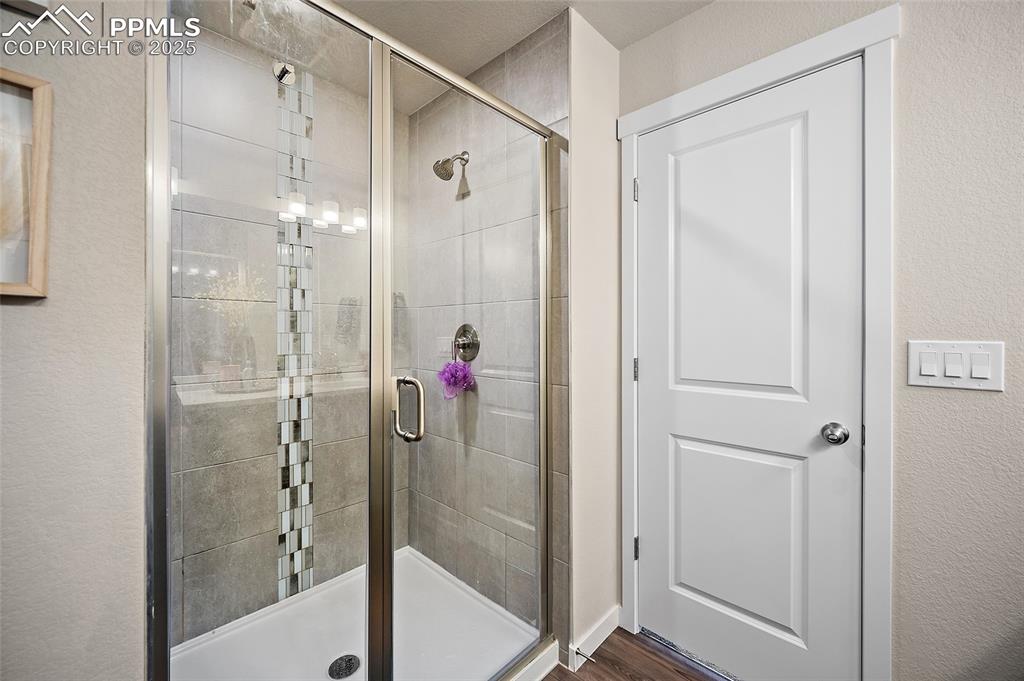 Image 34 of 50: Bathroom