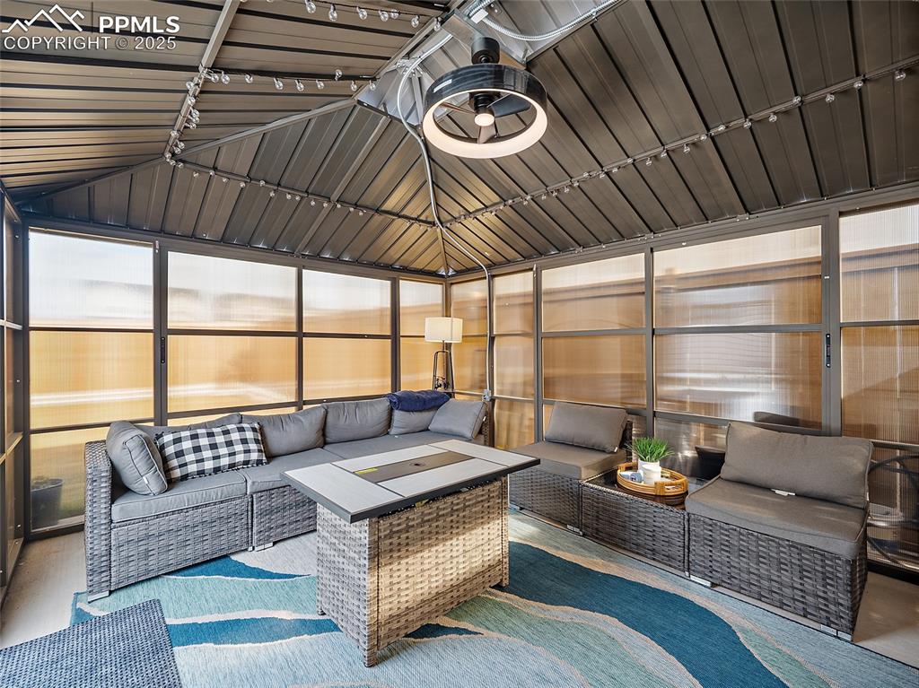 Image 48 of 50: Sun Room