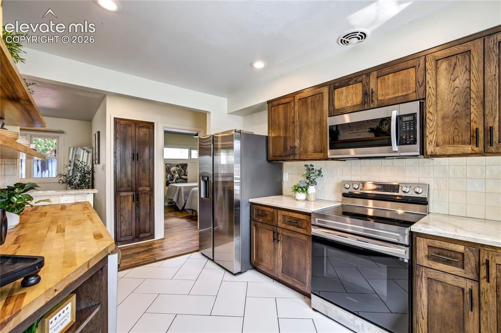 Image 12 of 42: Kitchen