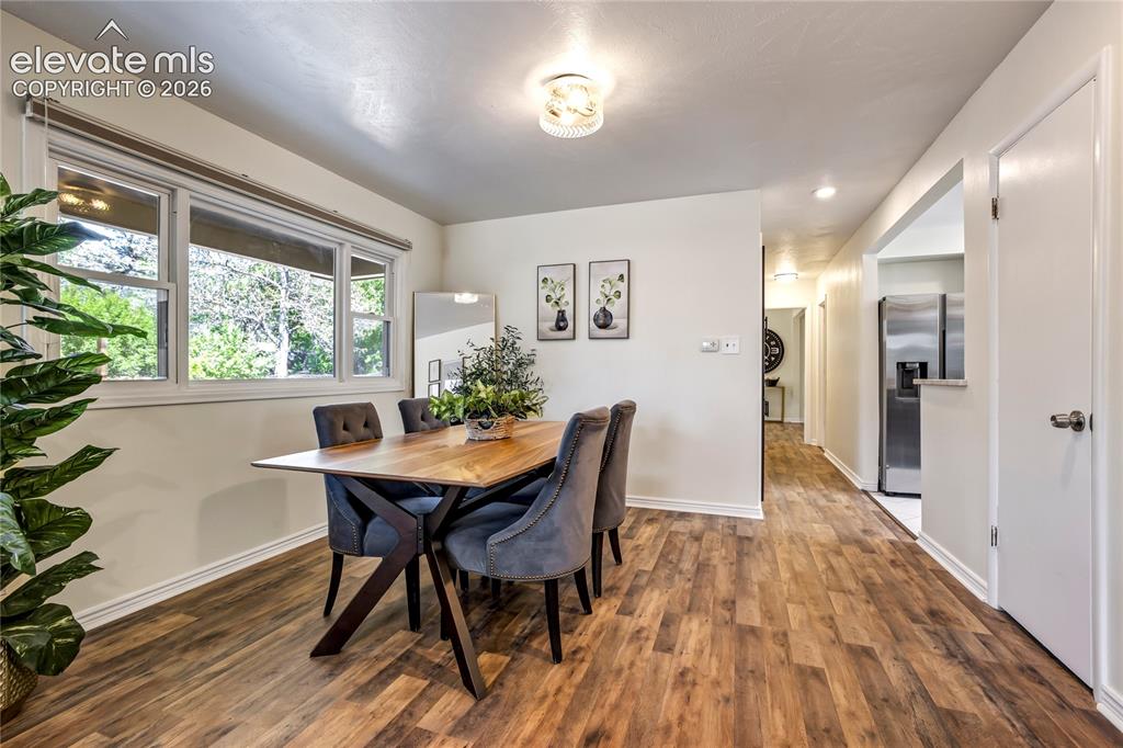 Image 9 of 42: Dining Area