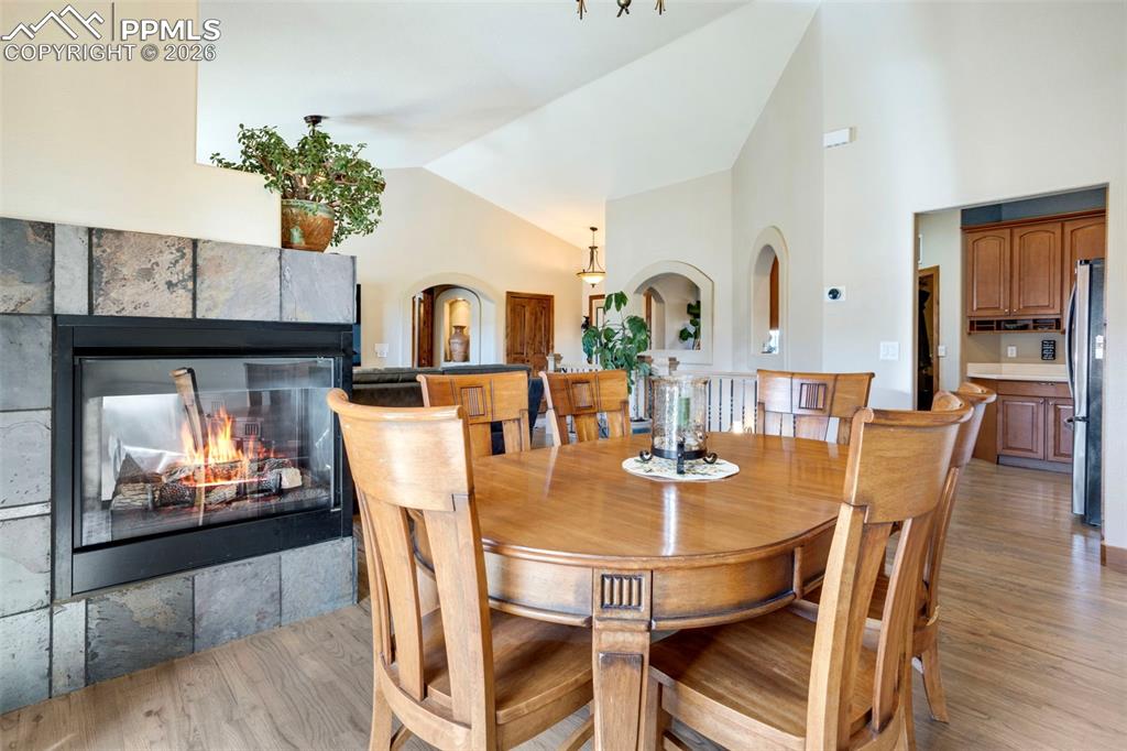 Image 13 of 49: Dining Area