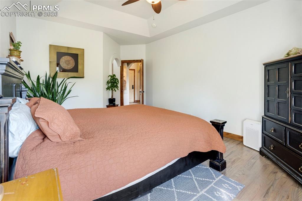 Image 23 of 49: Bedroom