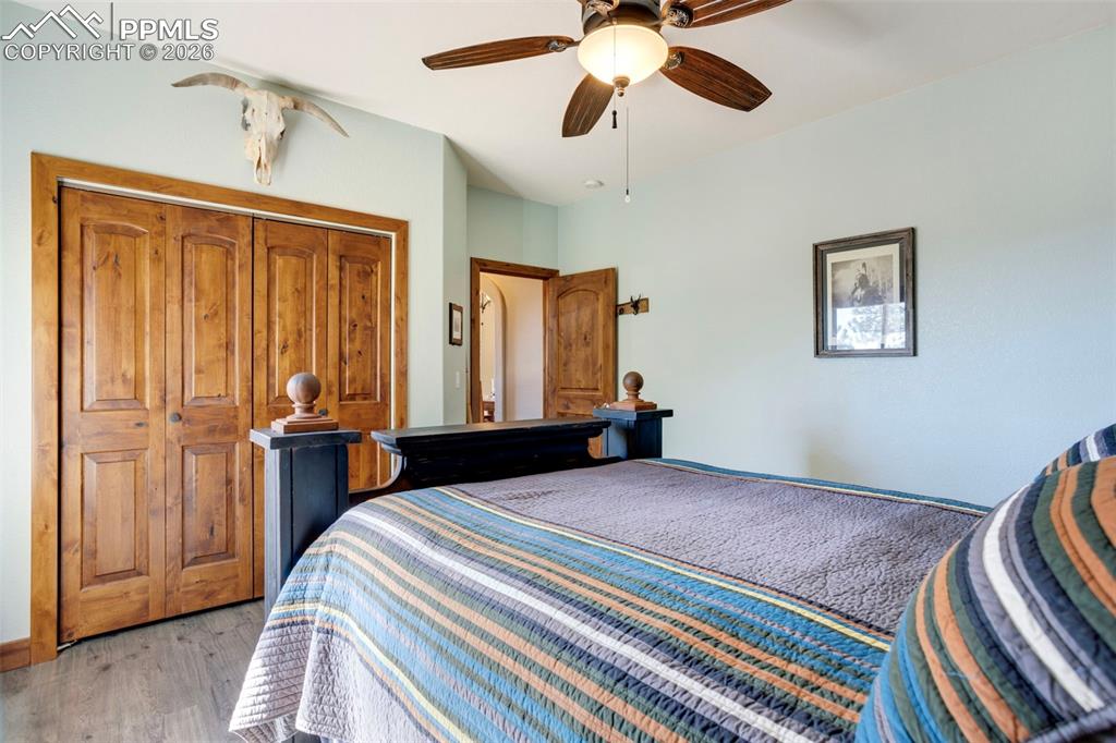 Image 32 of 49: Bedroom