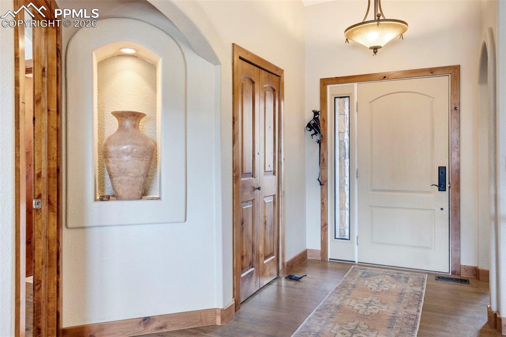 Image 7 of 49: Entry