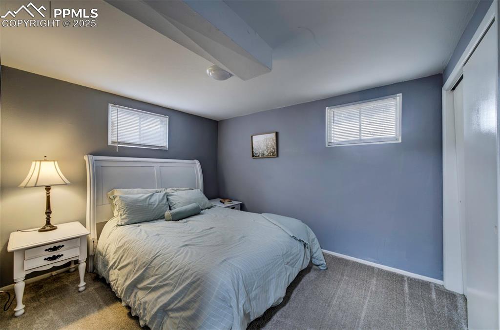 Image 21 of 27: Bedroom