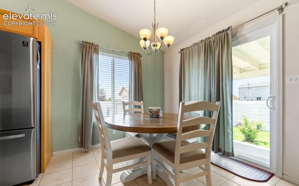 Image 22 of 43: Dining Area
