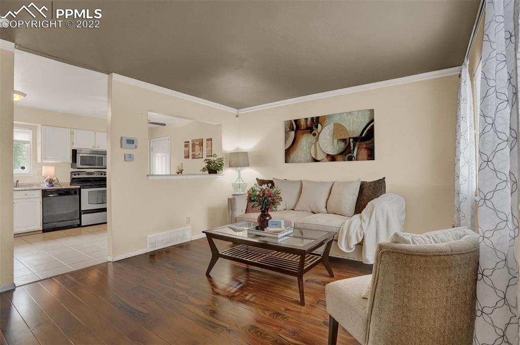 Listing 3450499, Image 3 of 14