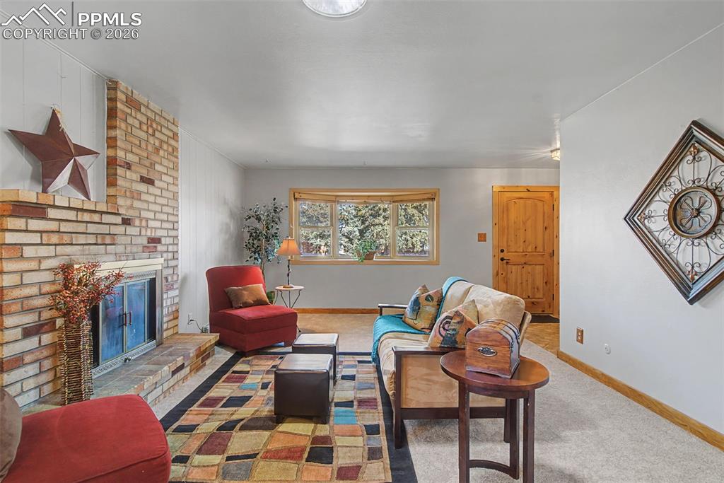 Image 14 of 37: Living Room