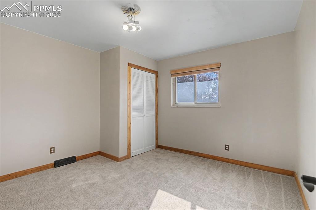 Image 26 of 37: Bedroom