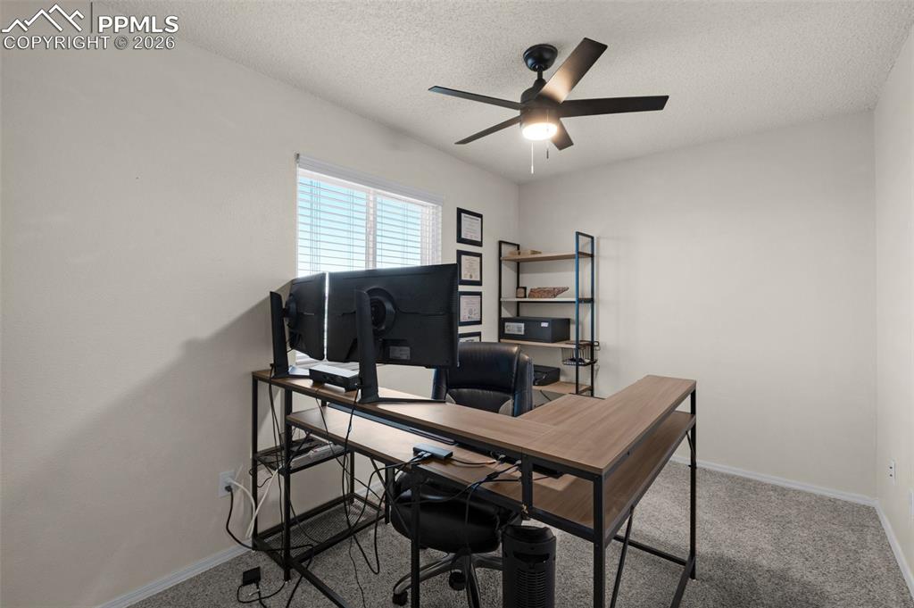 Image 29 of 49: Office