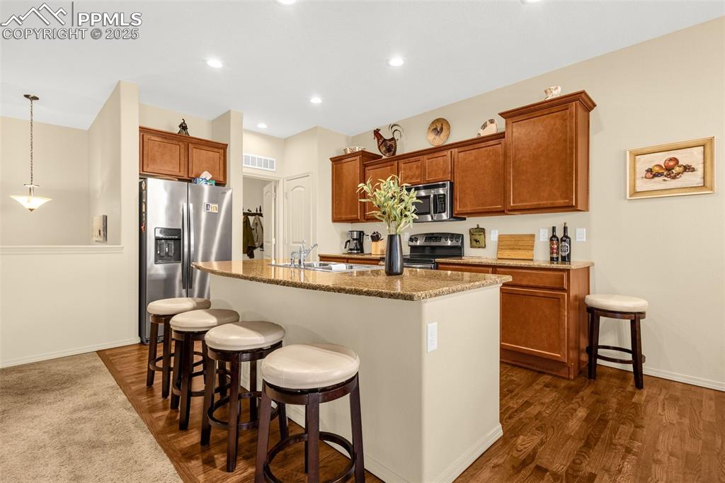 Image 11 of 29: Kitchen